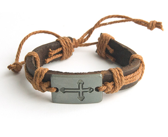 Крест - маленький на пластине - кожаный браслет (светло-коричневый шнур)