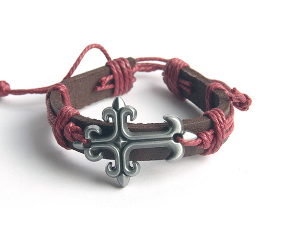 Крест фигурный резной - кожаный браслет (бордовый шнур)