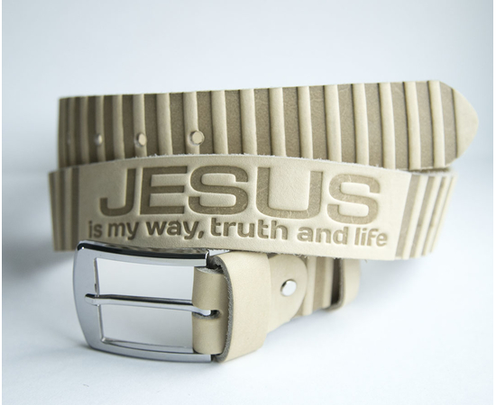 Ремень - Трактор "Jesus is my way, truth and life " (бежевый/молочный) - натуральная кожа (ширина 40 мм)